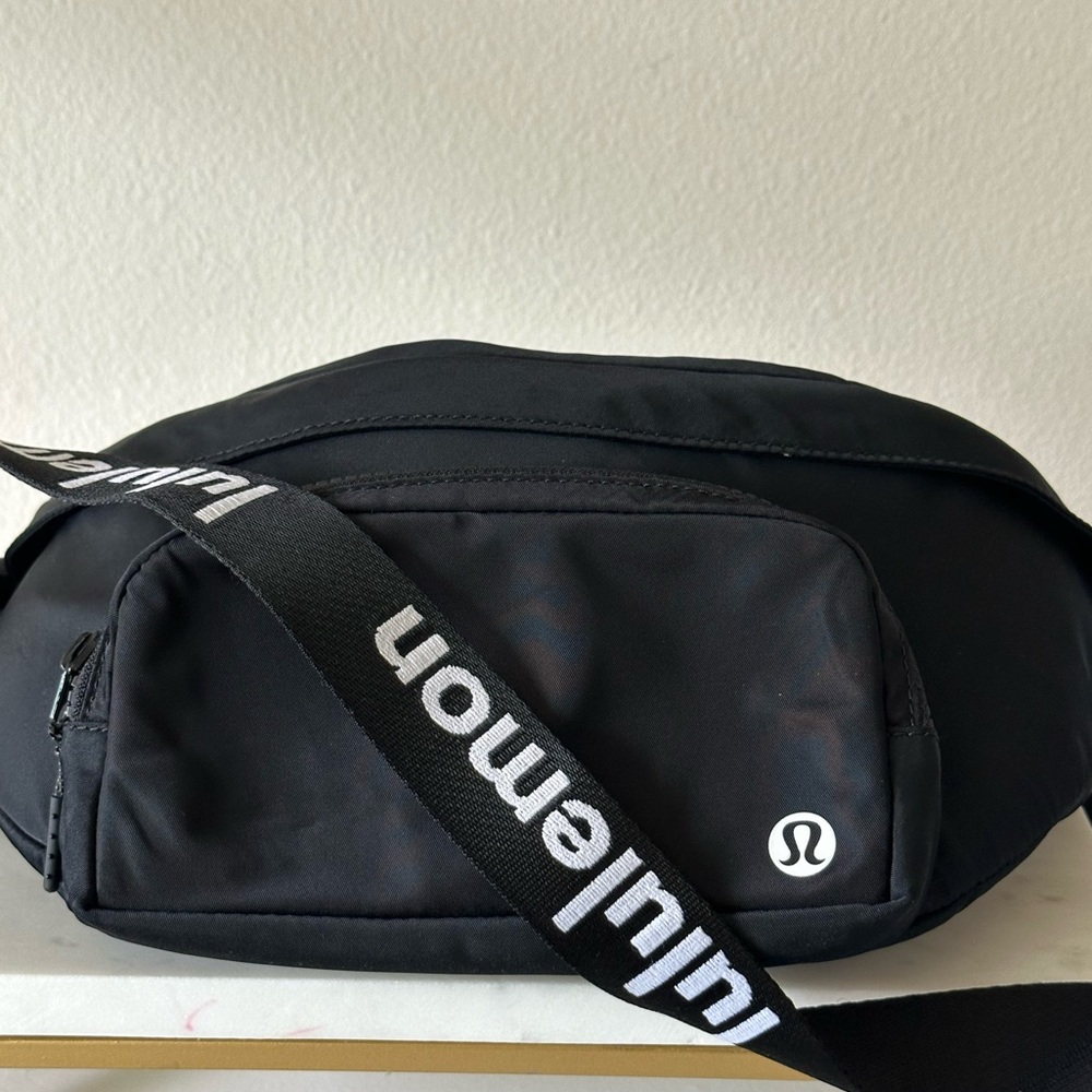 Lululemon belt bag